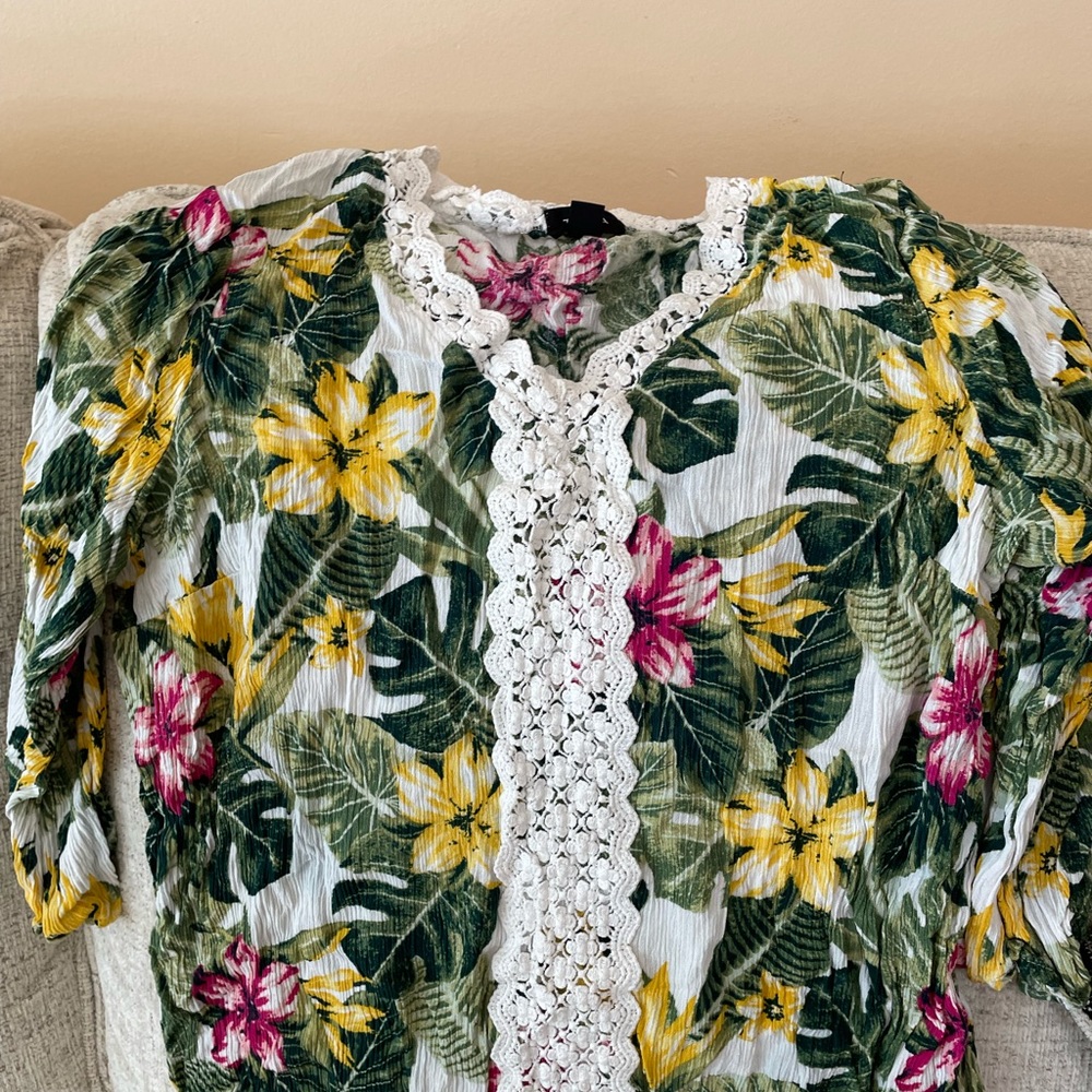Shirt - Picture 2 of 4